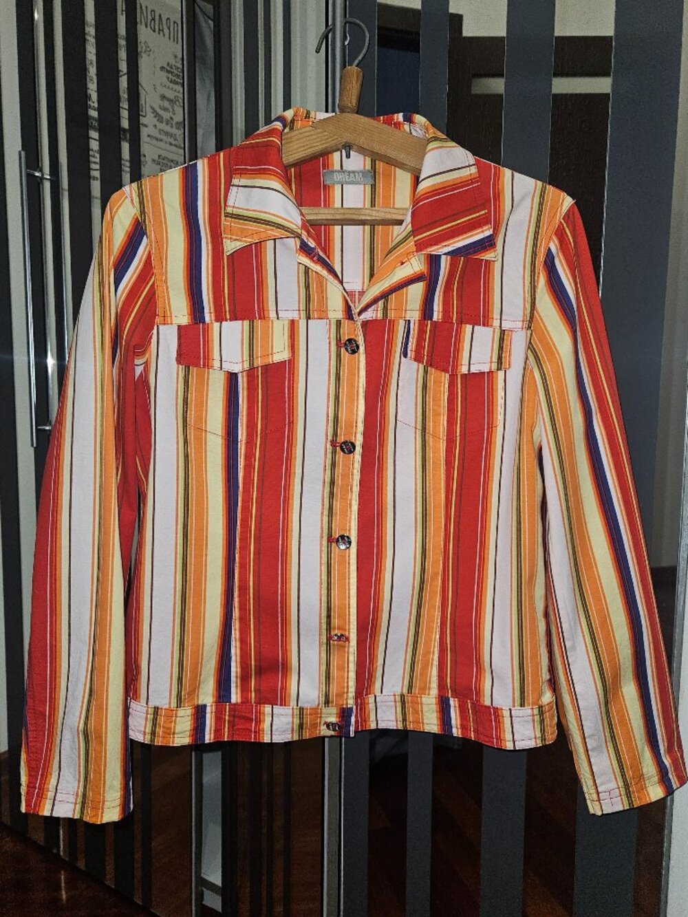 A fabulous Y2K fitted striped jacket